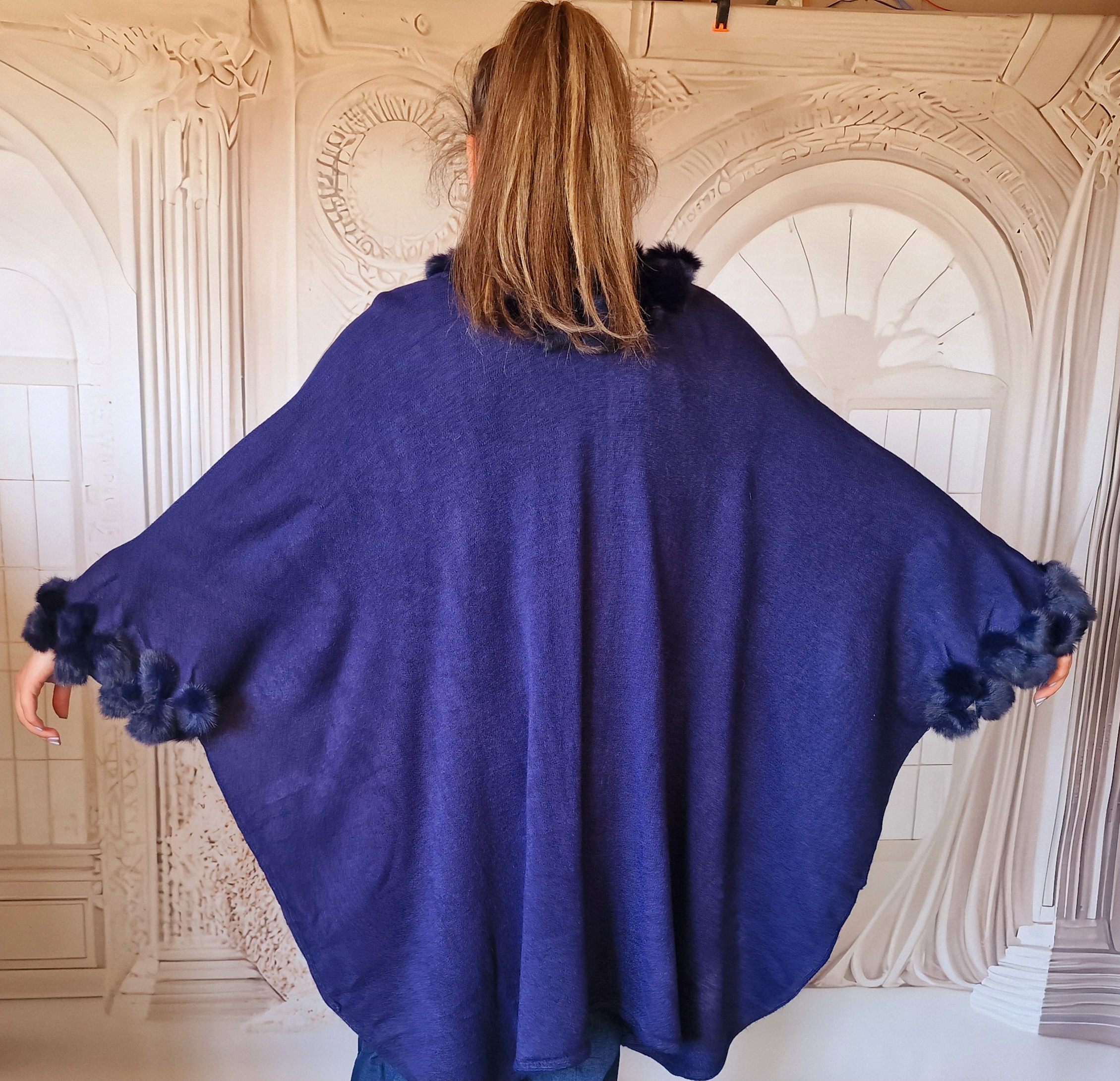 Poncho elegant cu blanita bleumarin casmir Poncho elegant cu blanita bleumarin casmir