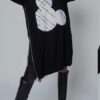 Rochie hanorac negru oversize cu imprimeu