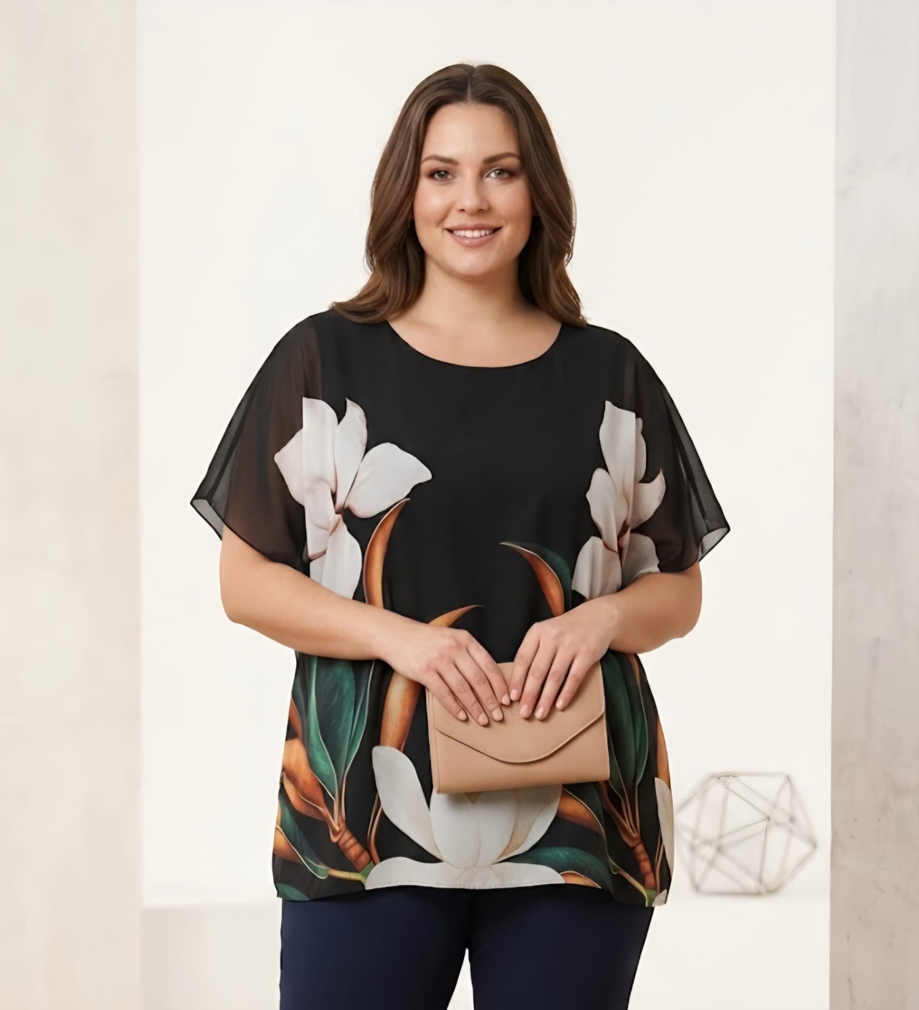 Bluza neagra eleganta oversize cu nuferi