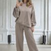 Compleu elegant oversize cu perle bej