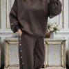 Compleu elegant oversize cu perle maro