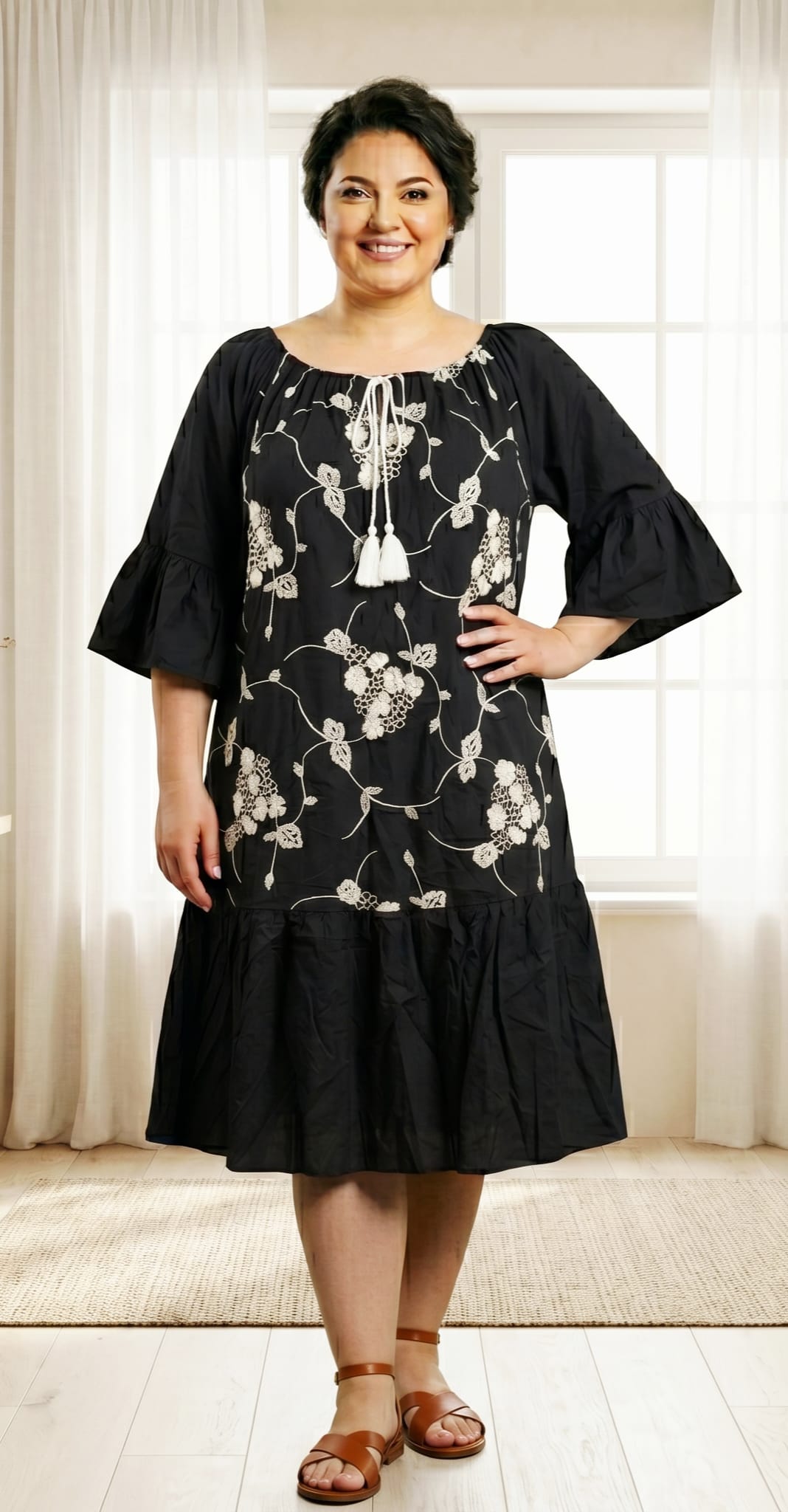 Rochii cu broderie florală maneca volan