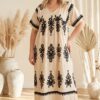 Rochie vaporoasa detalii feminine pietricele decorative