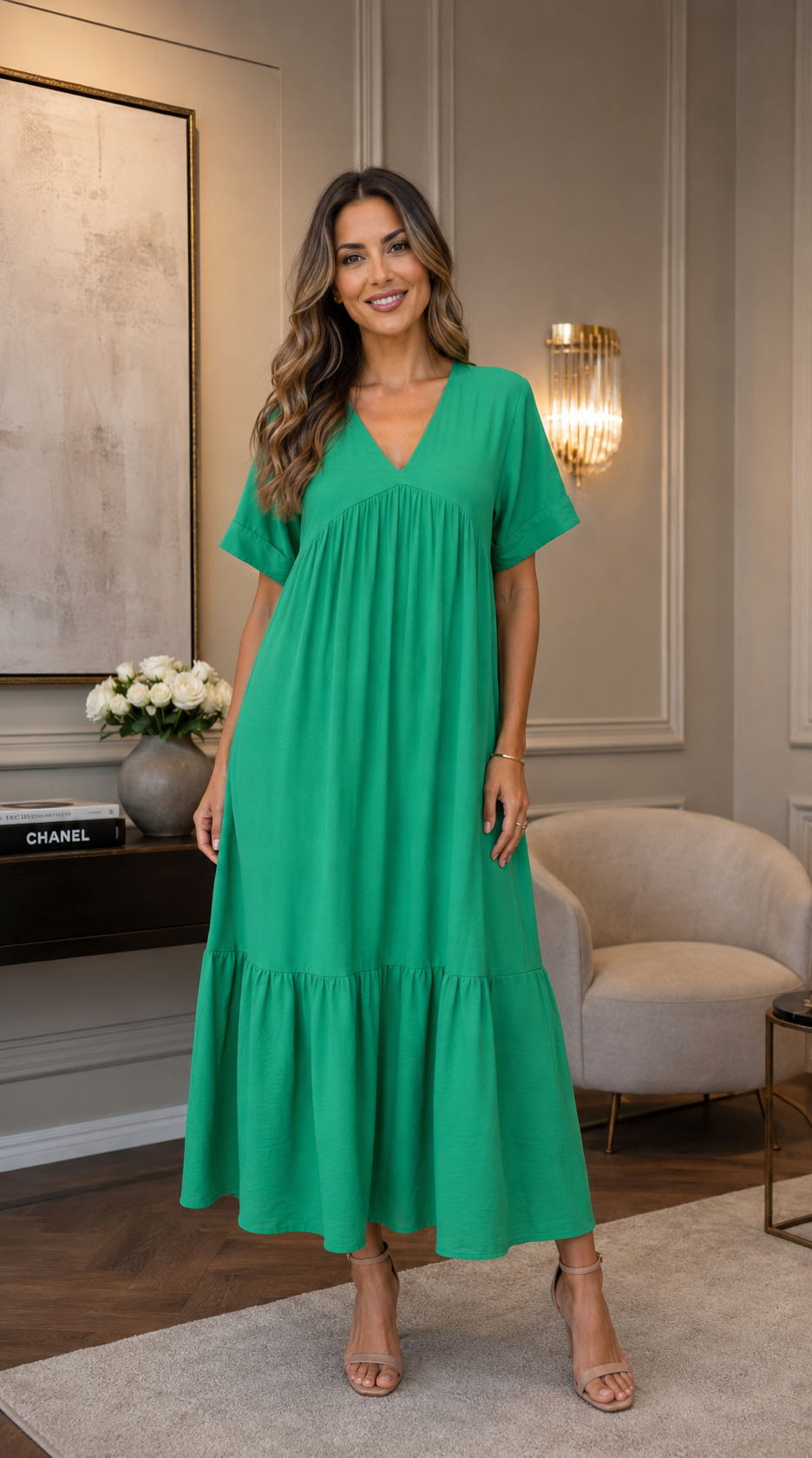 Rochie vaporoasa verde cu eleganță rafinată